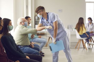 es conveniente la tercera dosis de la vacuna
