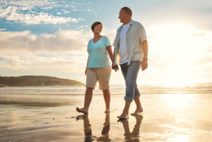 pareja caminando