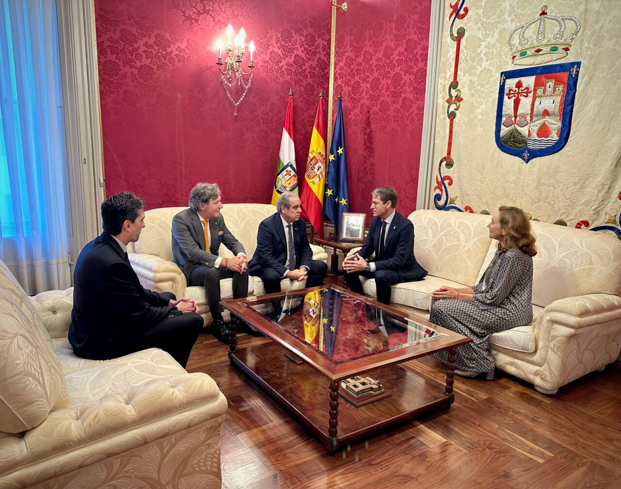Reunión con el presidente de La Rioja y otros representantes