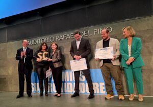 Entrega del Premio SUPERCUIDADORES 2025 en el Auditorio Rafael del Pino.